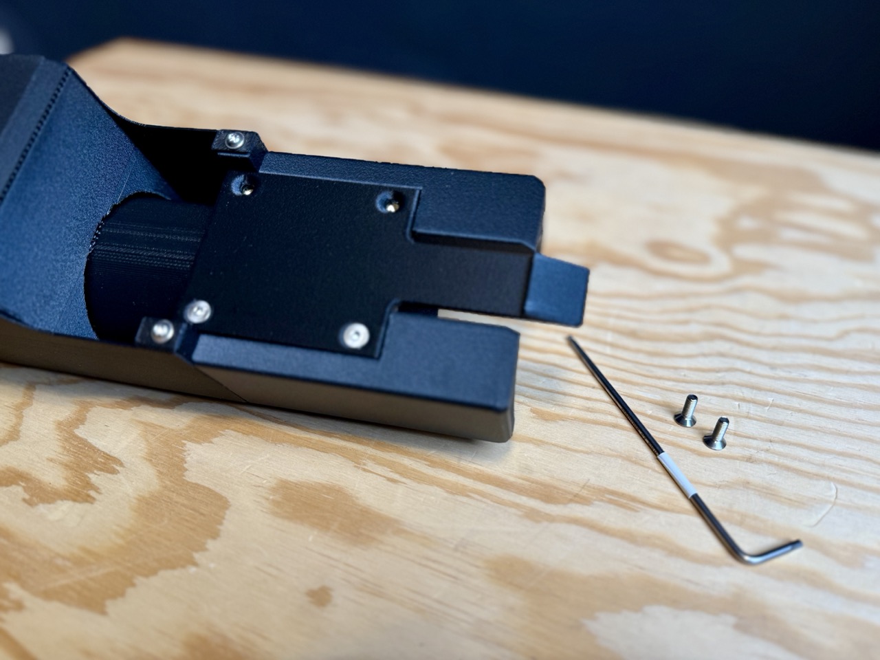 831l-remove-two-screws.jpeg