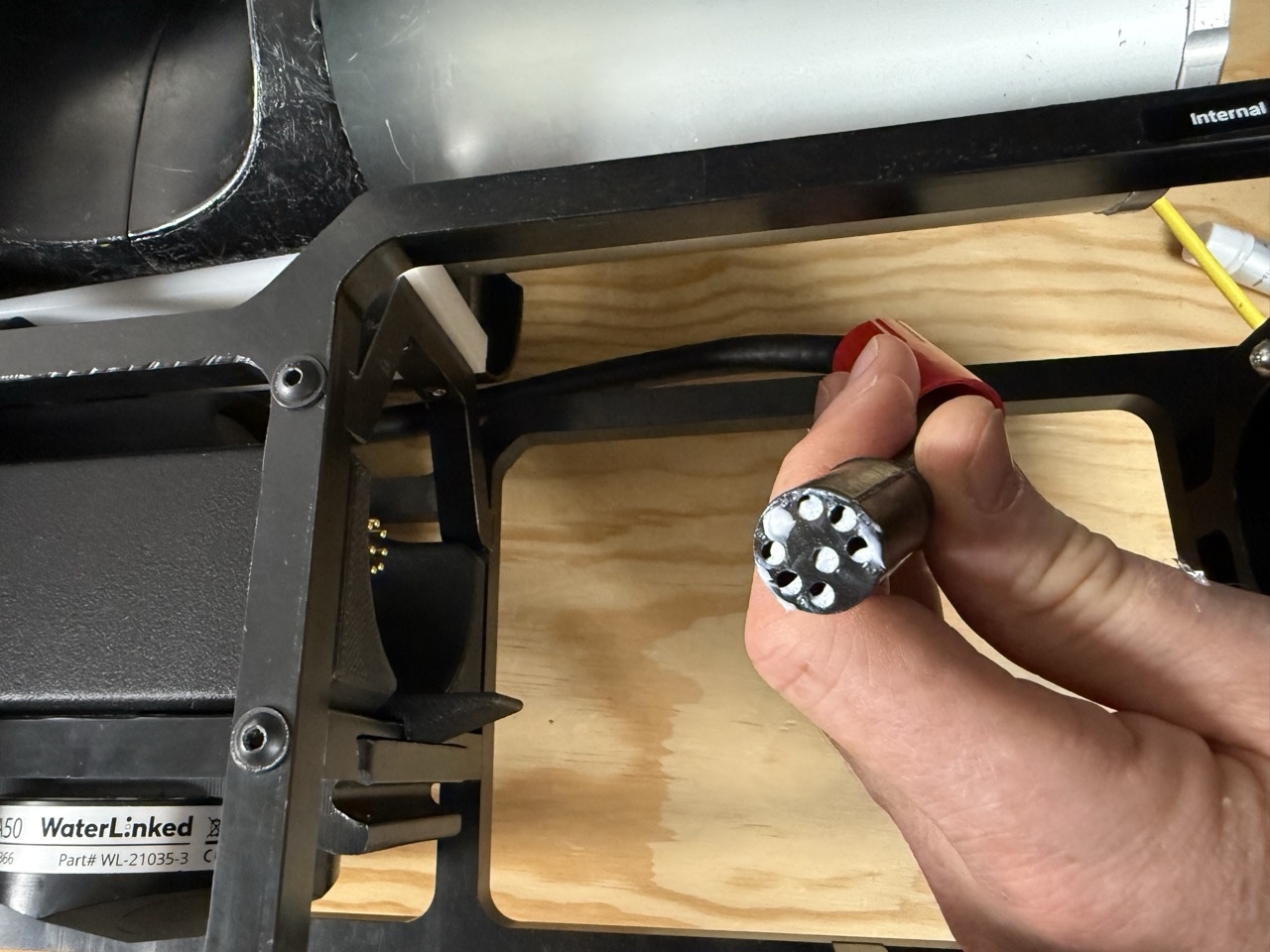 831l-add-grease-to-female-connector.jpeg
