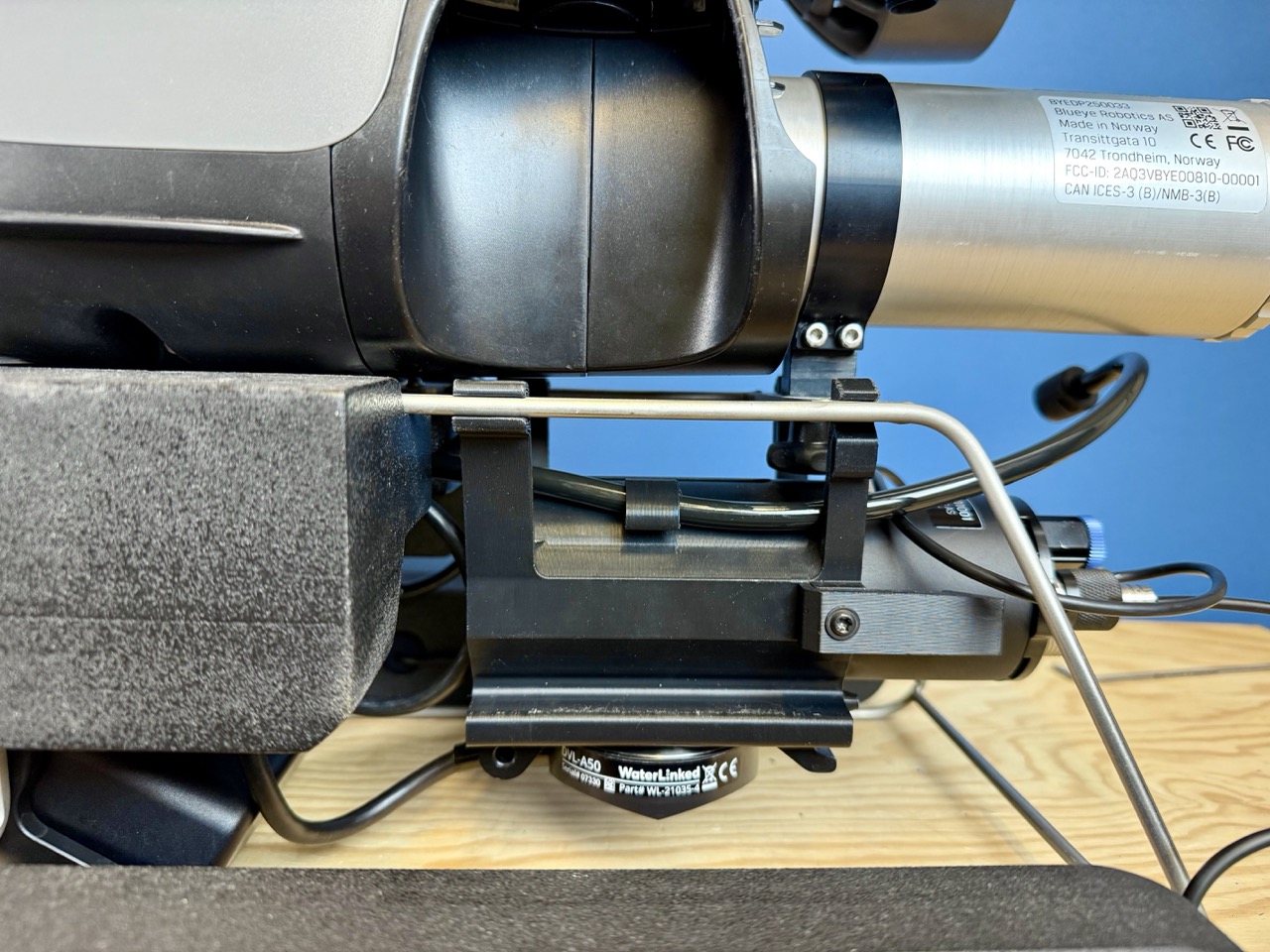 15-click-sidescan-into-metal-rails.jpeg