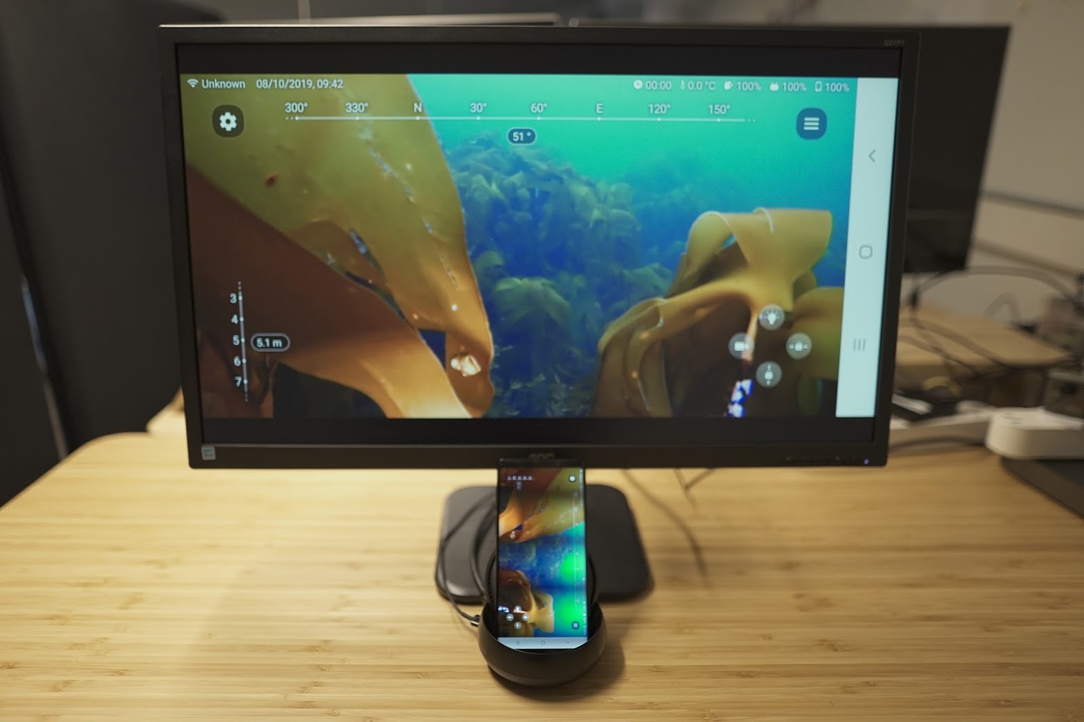 how to connect mobile with desktop monitor